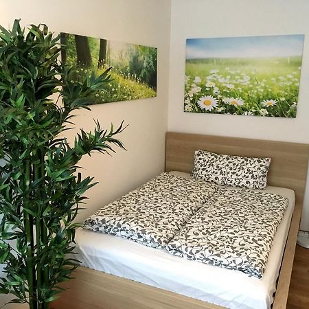 Apartment Flowerside Regensburg Ngoại thất bức ảnh