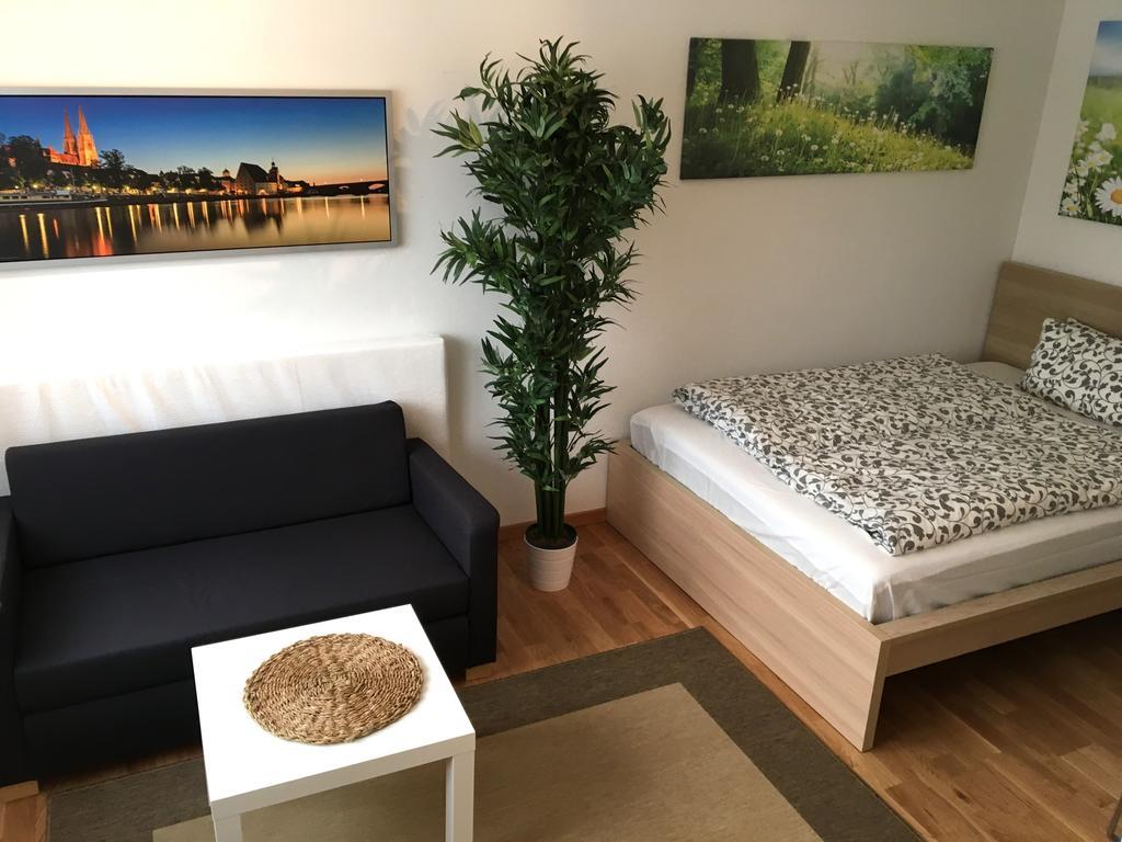 Apartment Flowerside Regensburg Ngoại thất bức ảnh