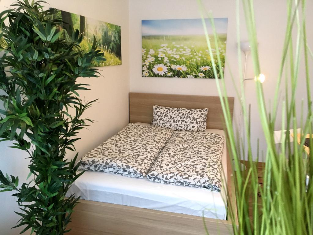 Apartment Flowerside Regensburg Ngoại thất bức ảnh